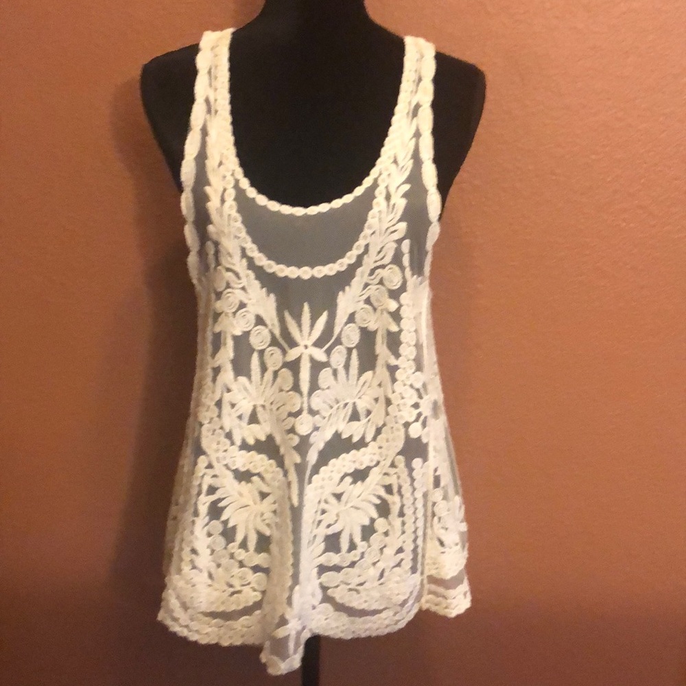 Nabee ivory lace tank size M lightly used